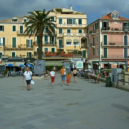 Luminoso Fronte Mare Holiday home